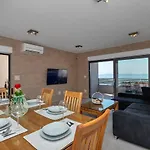 Luxury Apartment Macola Free Beach Parking